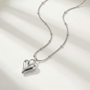 Amour Necklace