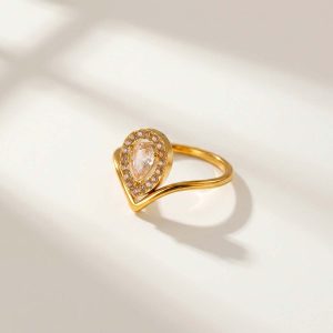 Lumivette Ring