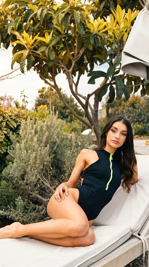 swimwear_onepiece_neongreen_thesilhouette2